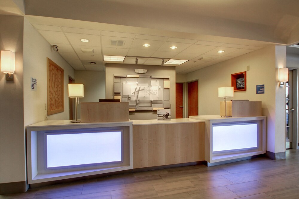 Holiday Inn Express Milwaukee North Brown Deer Mequon by IHG - photo 35