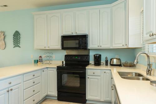 The Surf Shack by Oak Island Accommodations - photo 26