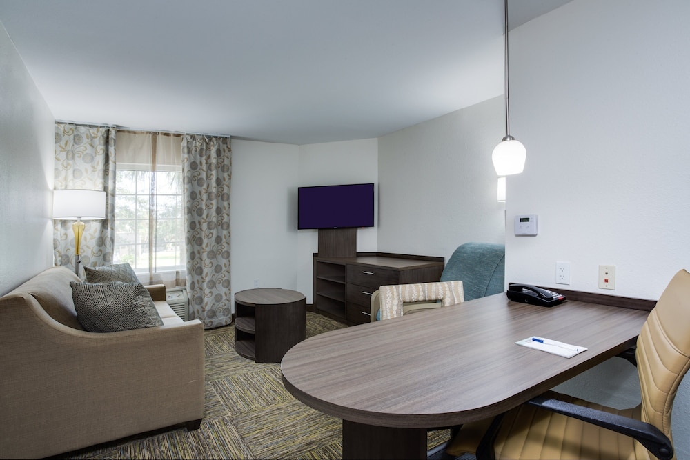 Candlewood Suites Ft. Lauderdale Airport Cruise an IHG Hotel - photo 12