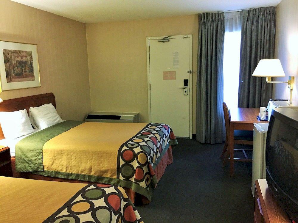 Super 8 by Wyndham Madison East - photo 20