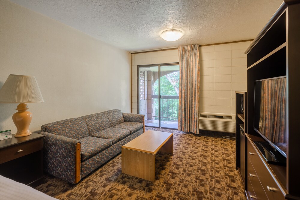 Cottonwood Suites Boise Riverside Downtown - photo 10