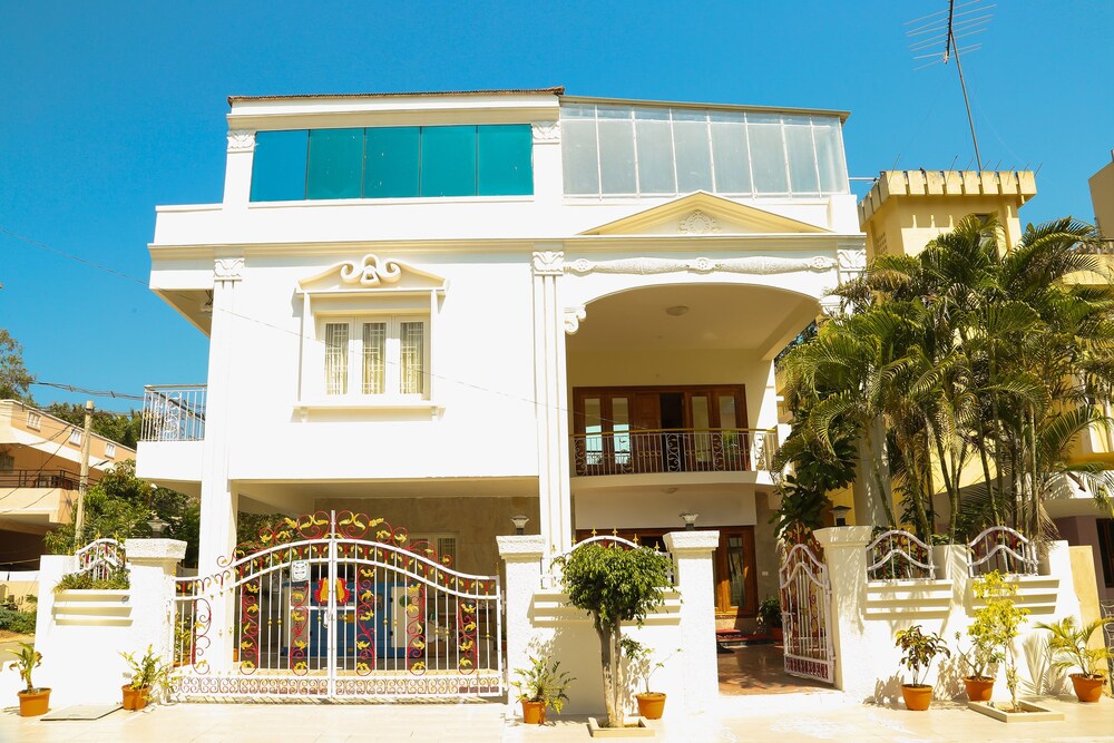 OYO 8486 near Railway Station in Tirupati, India