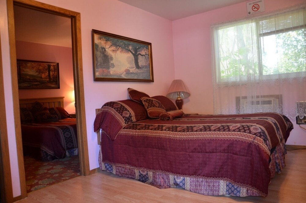 Deer Trail Motel - photo 5