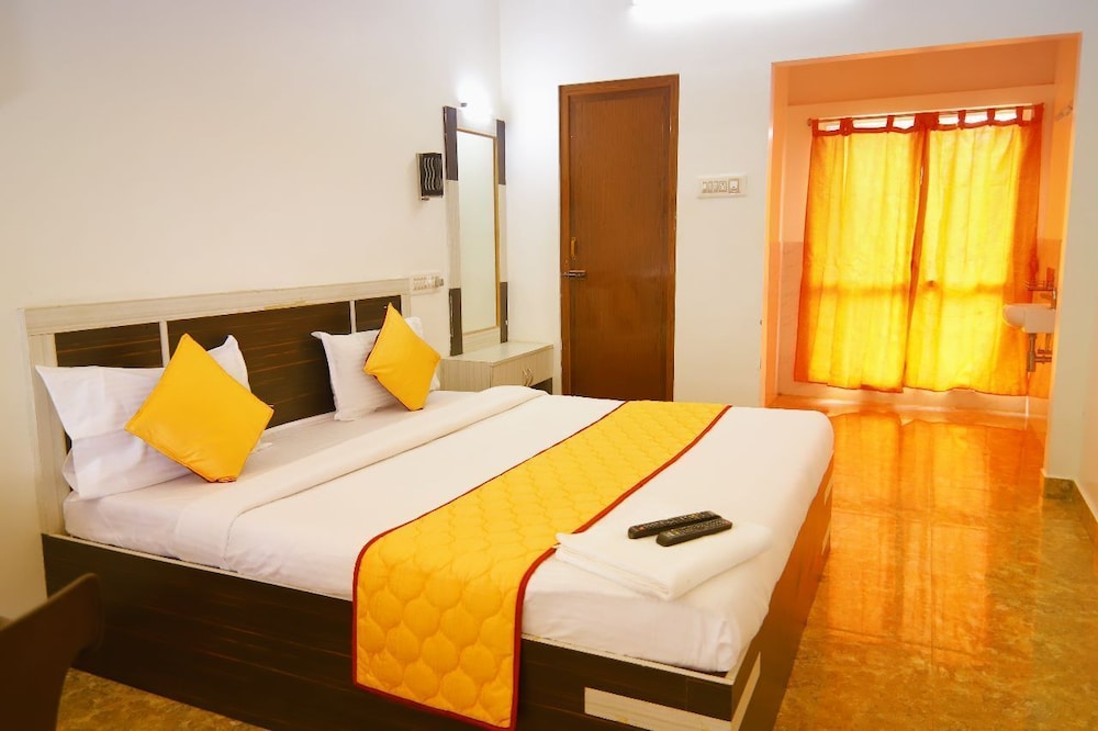 OYO 13792 Blue Bell Holiday Inn in Salem, India