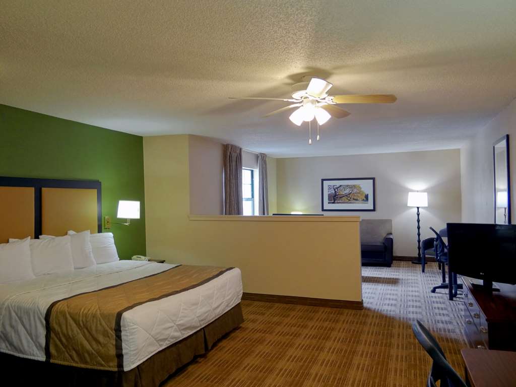 Candlewood Suites Southfield Detroit - photo 25