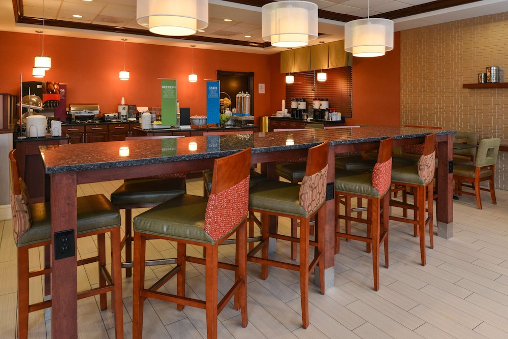 Hampton Inn College Park - photo 46