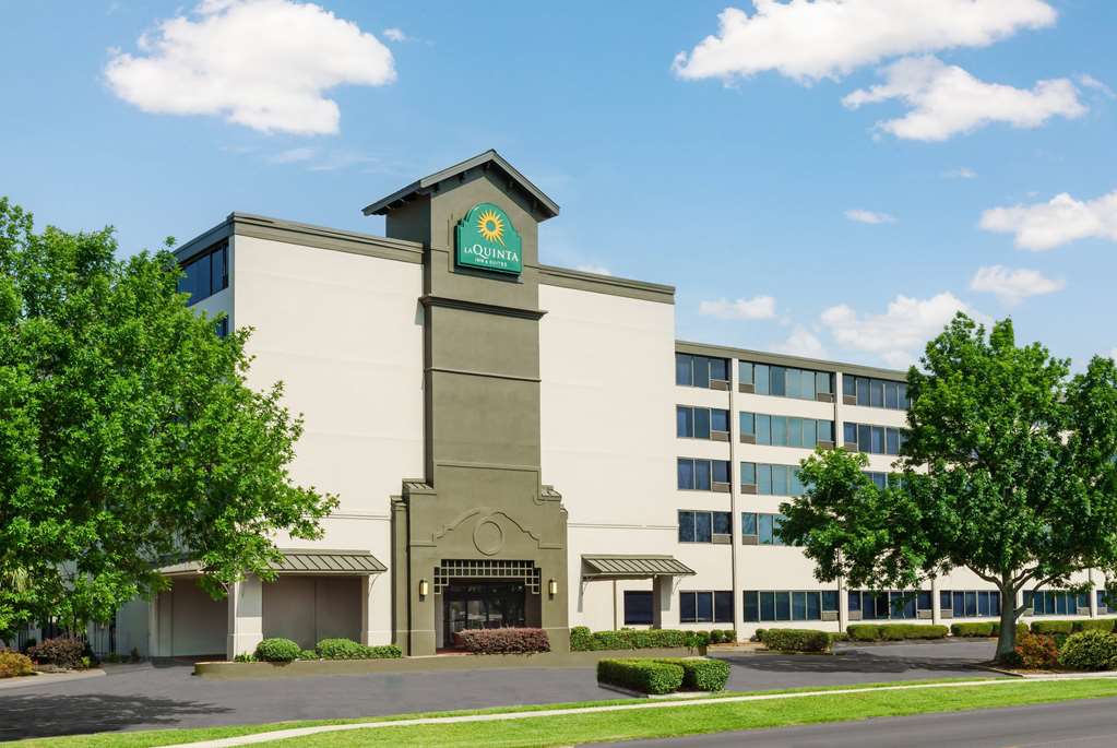 La Quinta Inn & Suites by Wyndham New Orleans Airport - photo 2