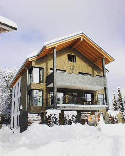 INVITA Natur Chalets Penthouse Familienurlaub im Schwarzwald 240qm — 5-Star Luxury Hotel in Bad Durrheim, Germany
