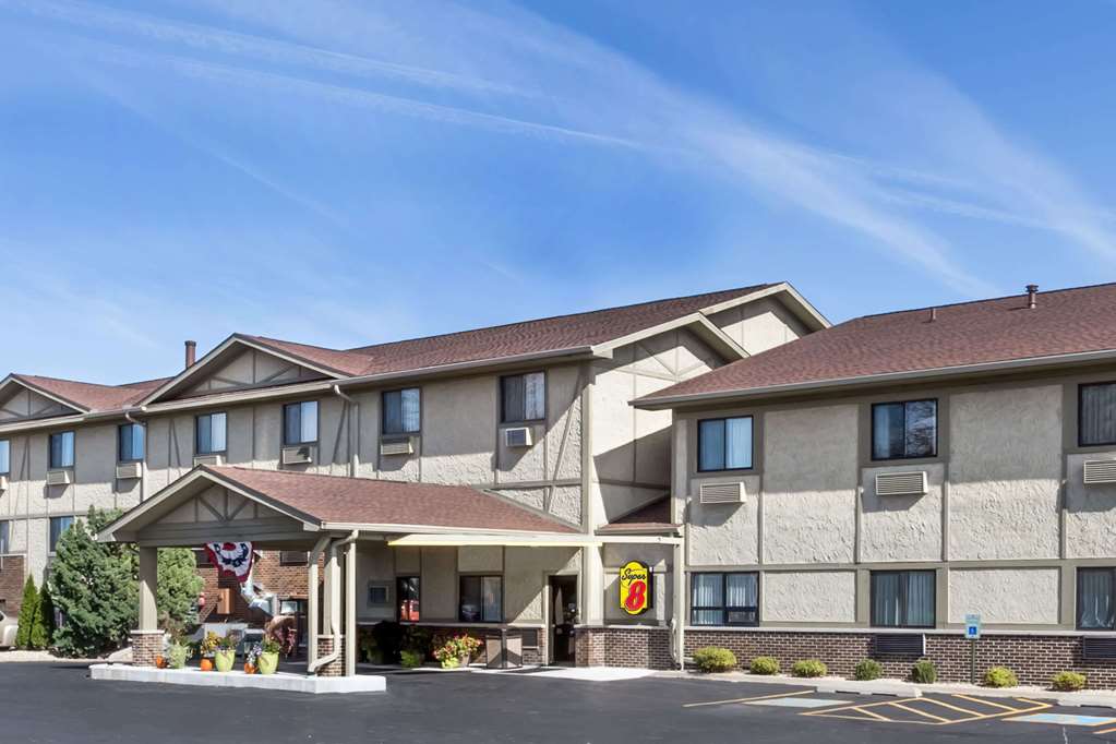 Super 8 by Wyndham Ottawa Starved Rock in Ottawa, United States