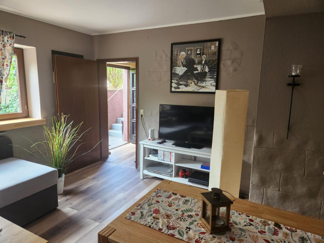 Ferienwohnung Salut — 4-Star Luxury Hotel in Saarbruecken, Germany