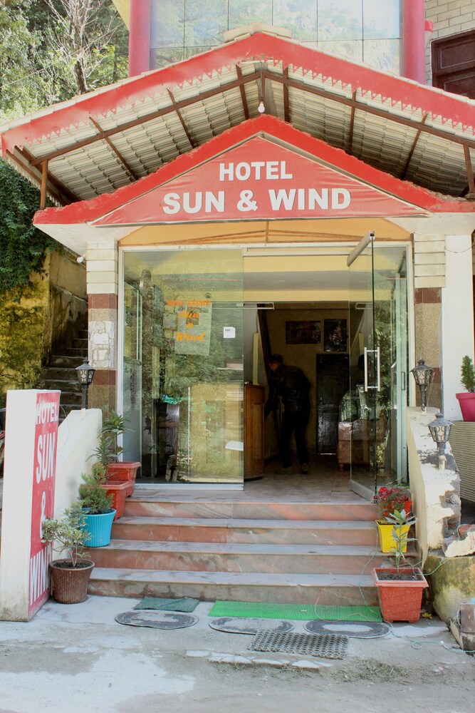 Hotel Sun and Wind in Kulu, India