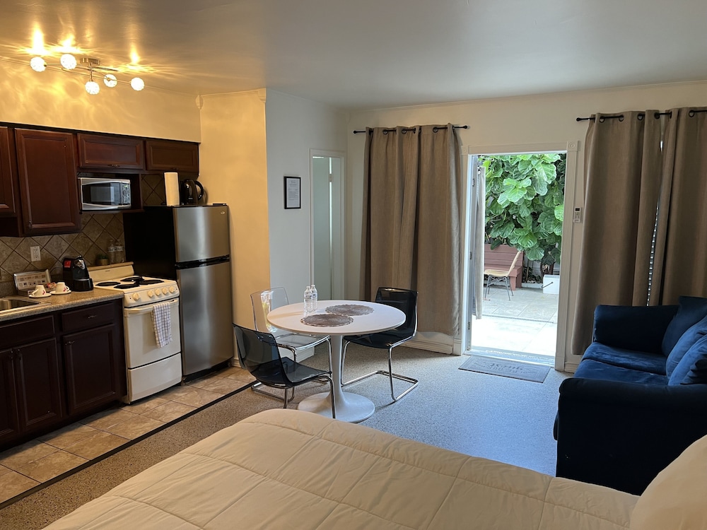 Tiana Beach Inn - photo 13
