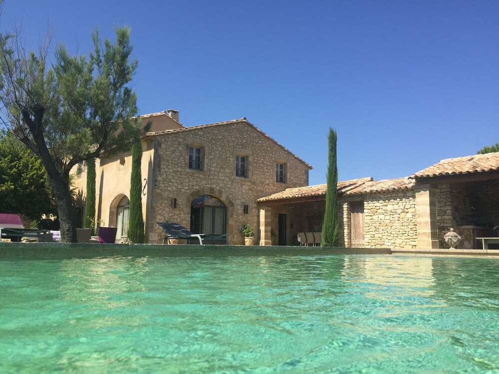 Villas Du Luberon Mas Des Gourmandises — 5-Star Luxury Hotel in Oppede Le Vieux, France