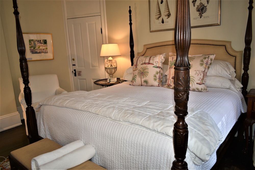 Simonton Court Historic Inn & Cottages - photo 31