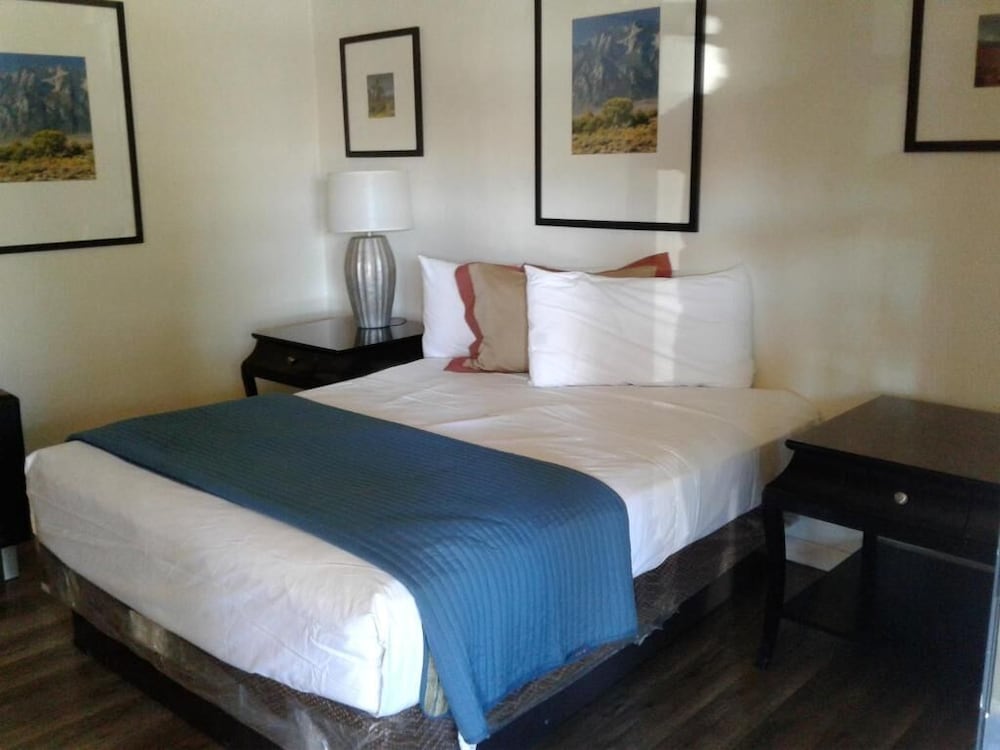 Sterling Gardens Hotel - photo 13
