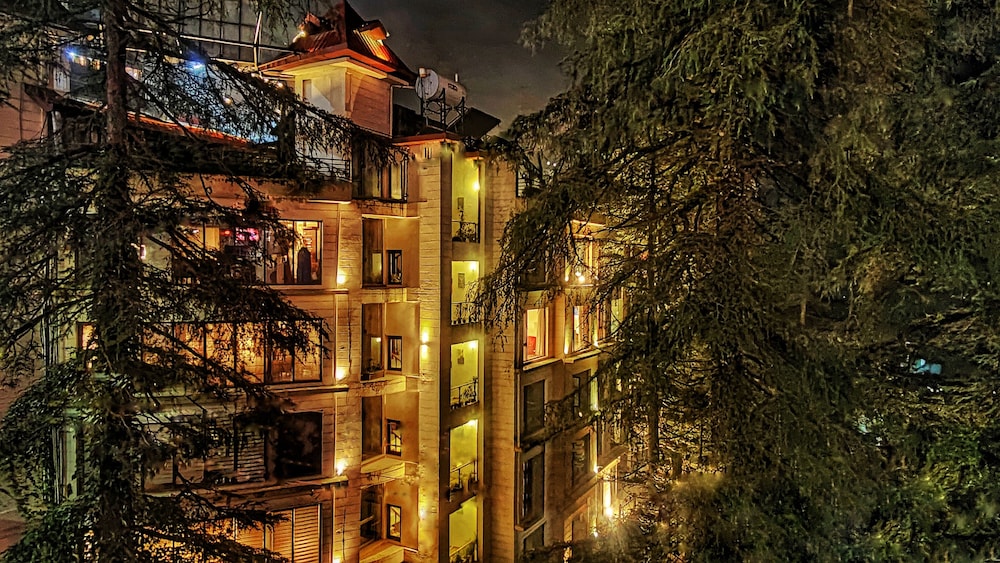 Royale Retreat Hotel & Spa Near Mall Road in Shimla, India