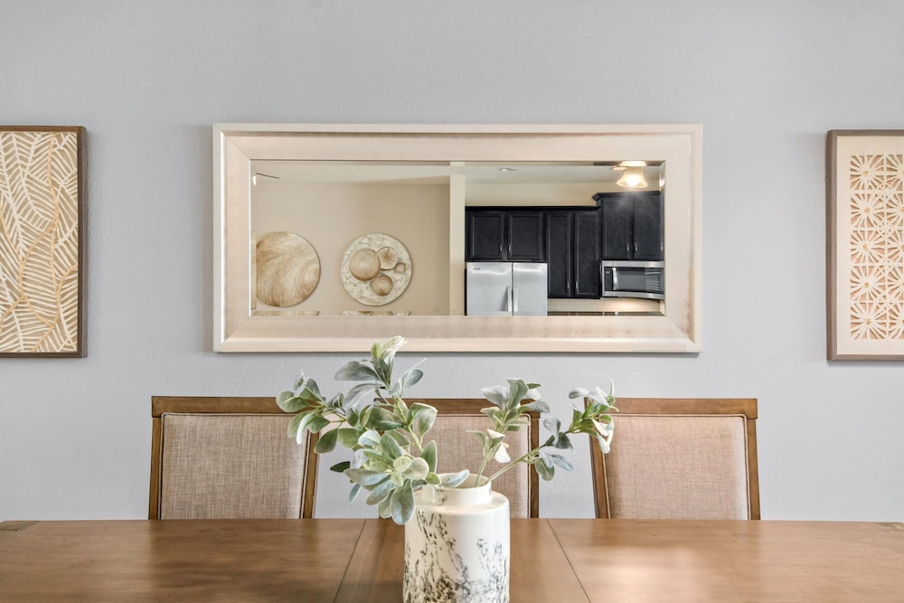 Solara Resort Brand New 4 Bed 4 5 Bath Townhome - photo 14
