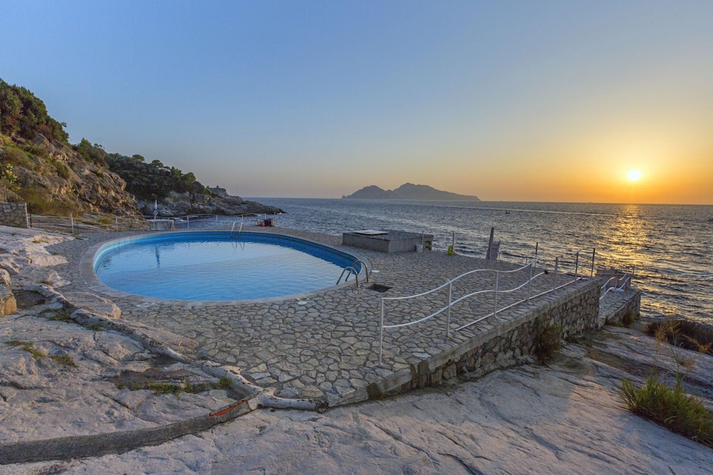 Villa Domus Franca in Massa Lubrense — 4-Star Luxury Hotel in Massa Lubrense, Italy