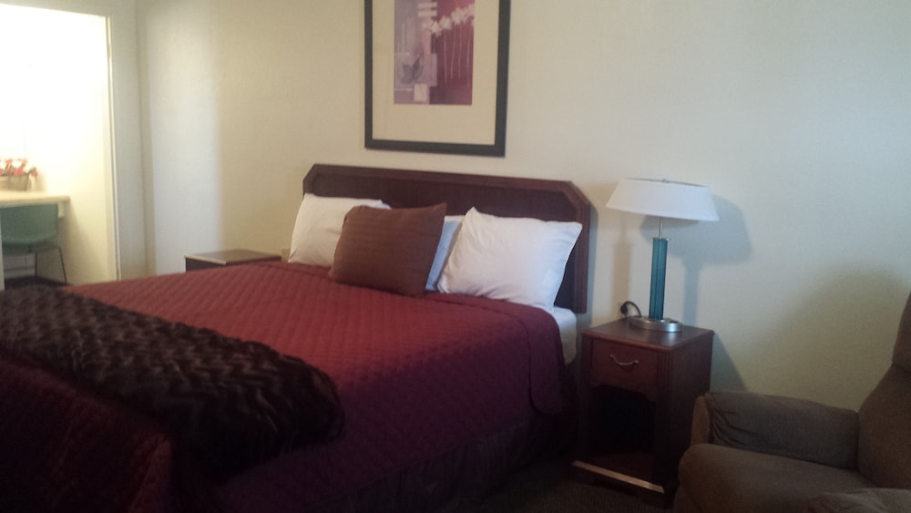 West Plains Motel - photo 24