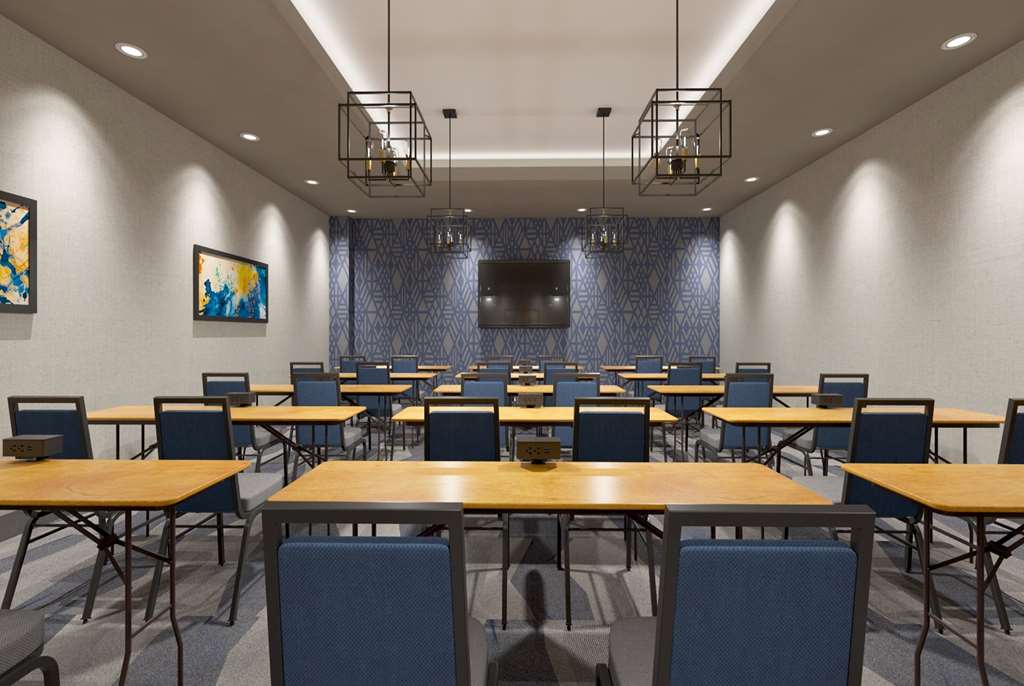 La Quinta Inn & Suites by Wyndham Mount Laurel Moorestown - photo 58