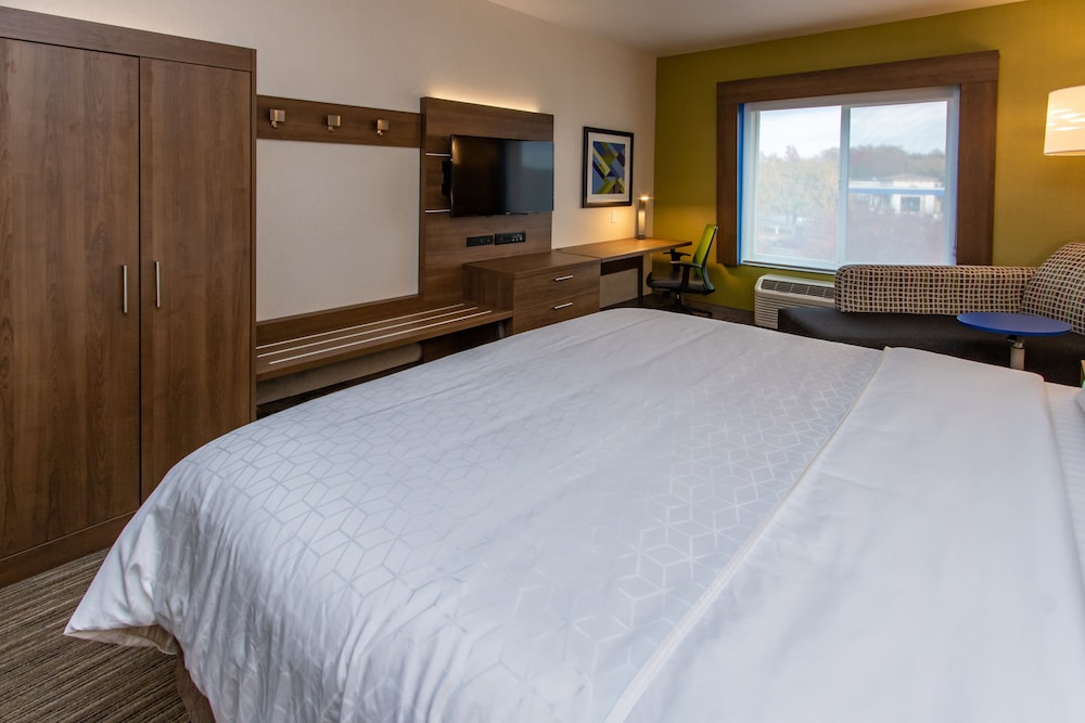 Holiday Inn Express Hotel & Suites Roseville Galleria Area by IHG - photo 77