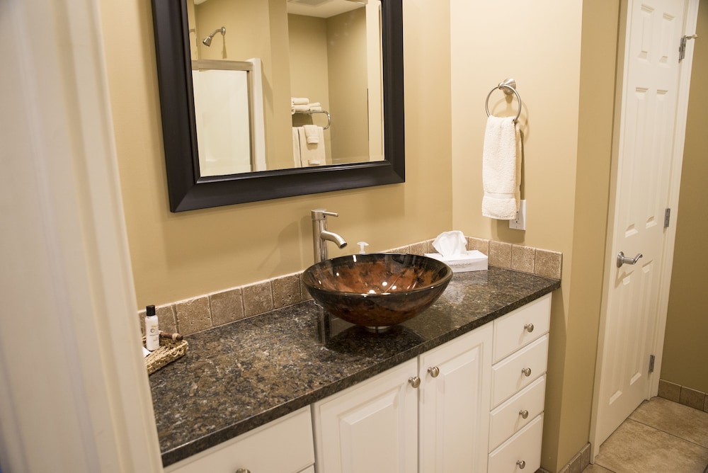 Riverwalk Place Resort & Spa - photo 49