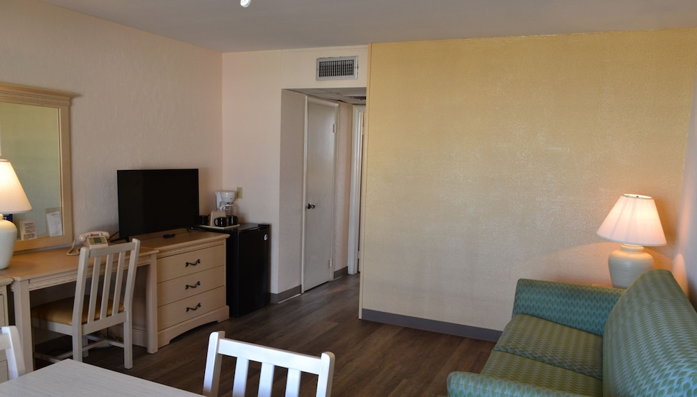 Royal Hawaiian Motel - photo 22