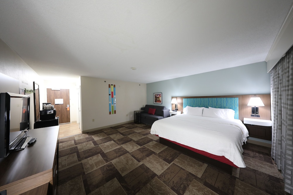 Hampton Inn Hutchinson - photo 12