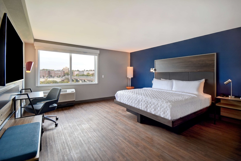 Tru by Hilton Manchester Downtown - photo 14