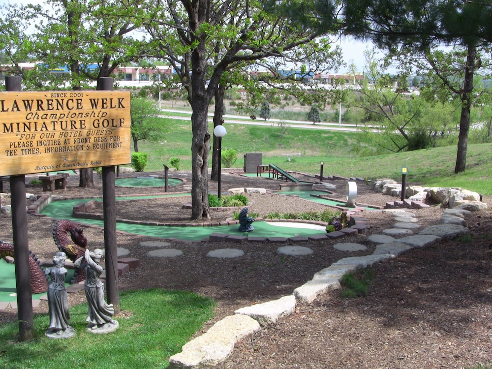 Branson Hillside Hotel - carbon neutral hotel in Branson