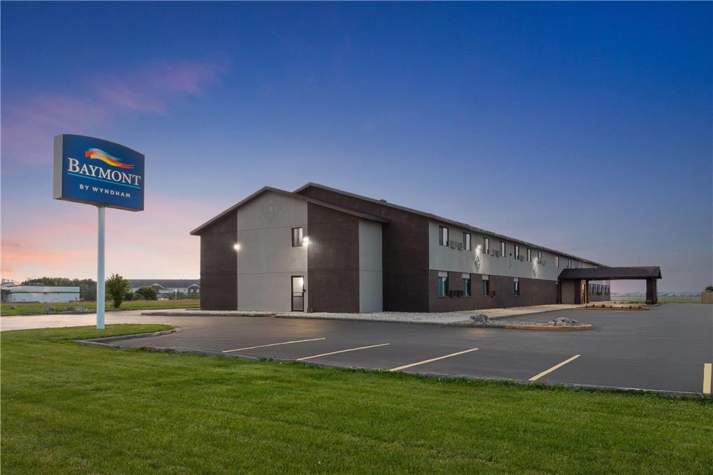 Baymont by Wyndham Oshkosh Airport - photo 5