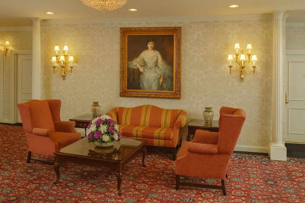 Carlyle Hotel — Campbell — photo 2