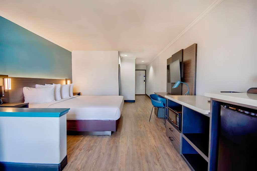 Studio 6 Suites Lawndale CA South Bay - photo 9