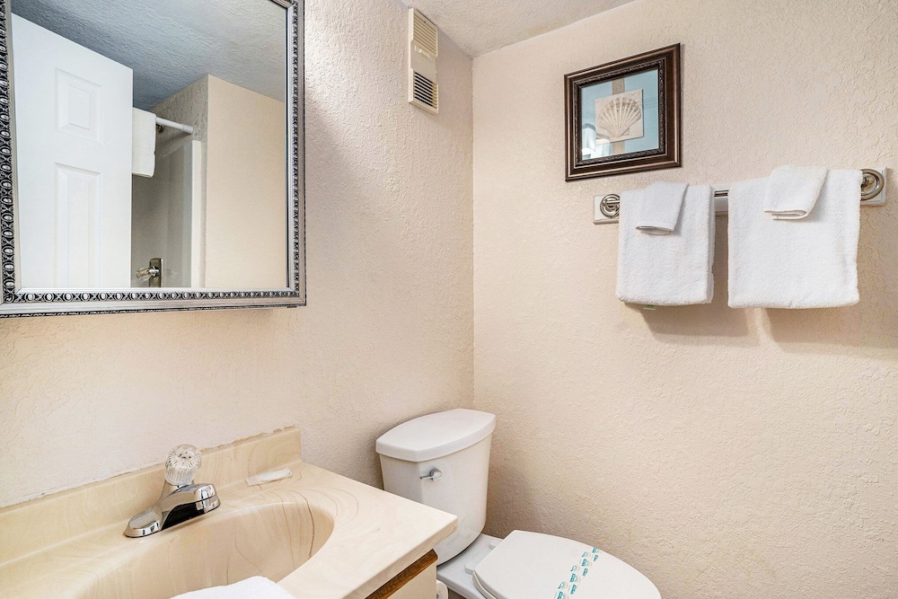 0310 Waters Edge Resort 1 Bedroom Condo by RedAwning - photo 12