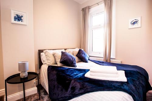 Contractor house sleeps 7 close to restaurant's & bars long stays available Oveyo Accommodation — 4-Star Luxury Hotel in Middlesbrough, United Kingdom