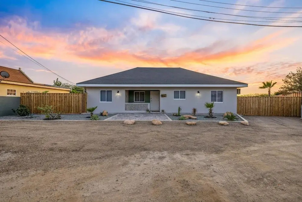 Renovated Privatepool Outdoordining Location in Noord, Aruba