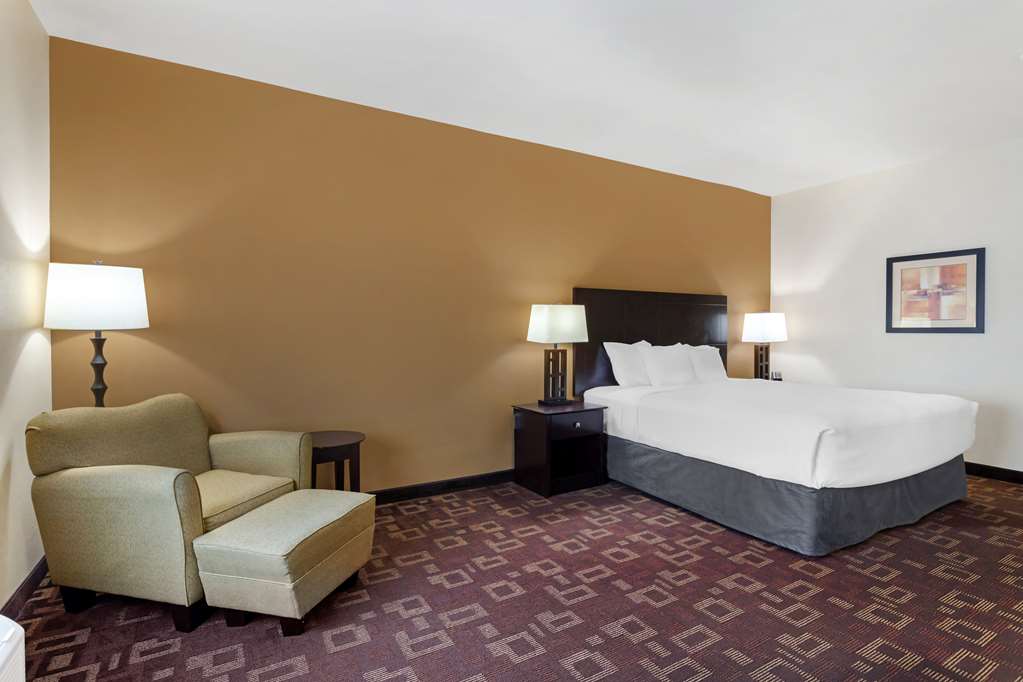 Best Western Plus Goliad Inn & Suites - photo 2