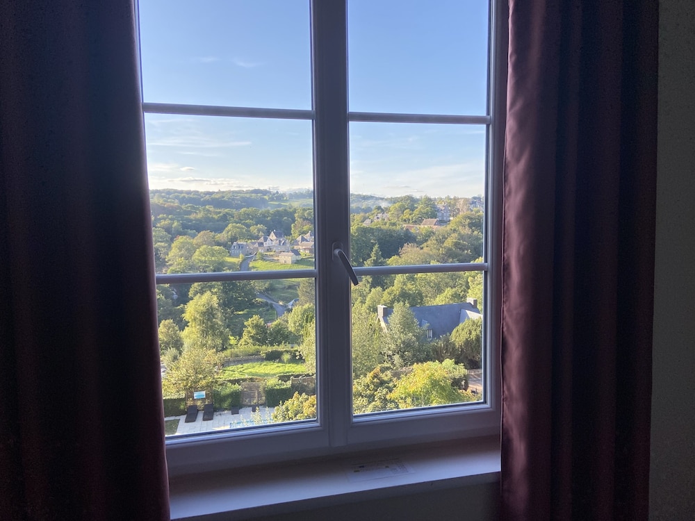 Hotel De La Poste — Mortain