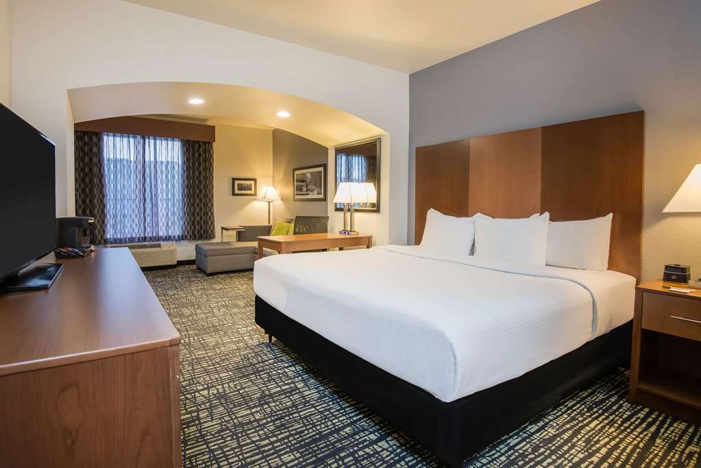 La Quinta Inn & Suites by Wyndham Morgantown - photo 20