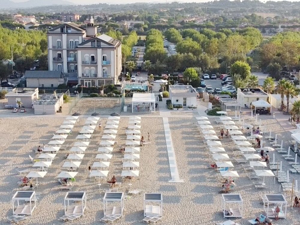 Hotel Liberty Beach — hotel in Riccione