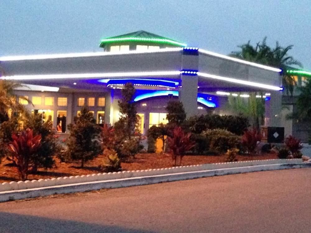 I Drive Grand Resort & Suites - photo 50
