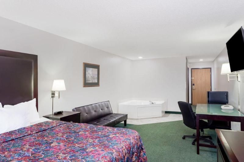 Days Inn Manchester - photo 38