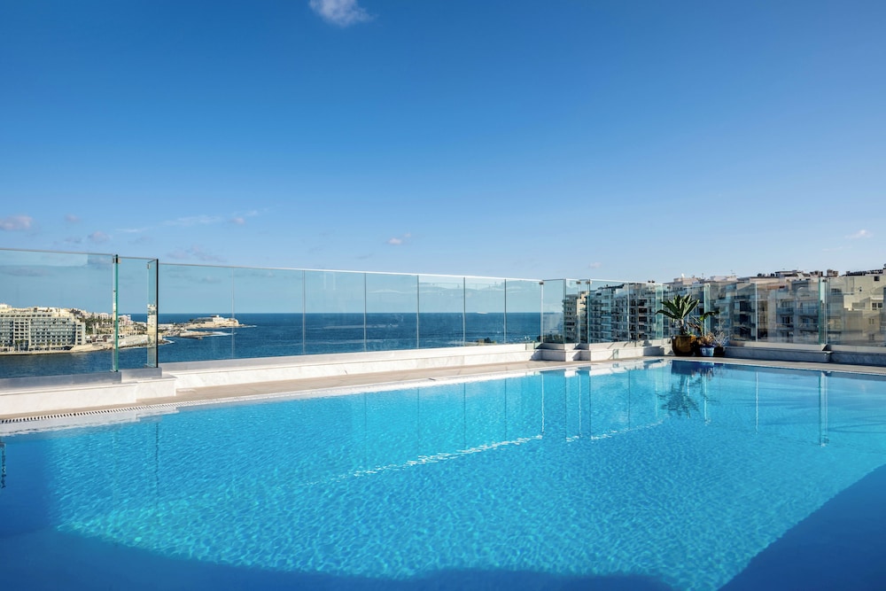 Plaza Regency Hotels — hotel in Sliema