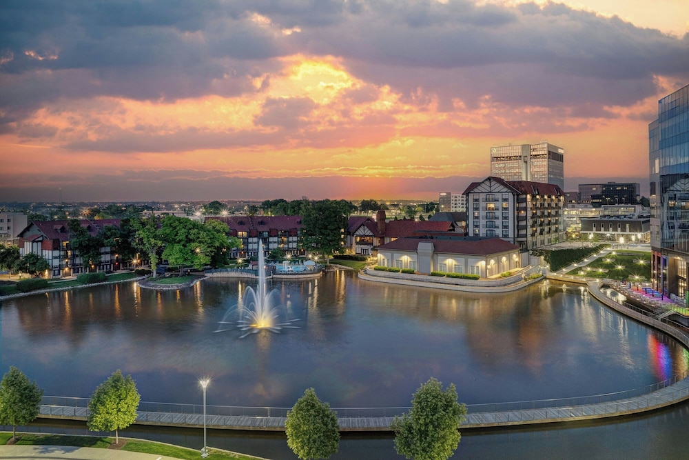 Sheraton Westport Chalet Hotel St. Louis - last minute hotel in Maryland Heights