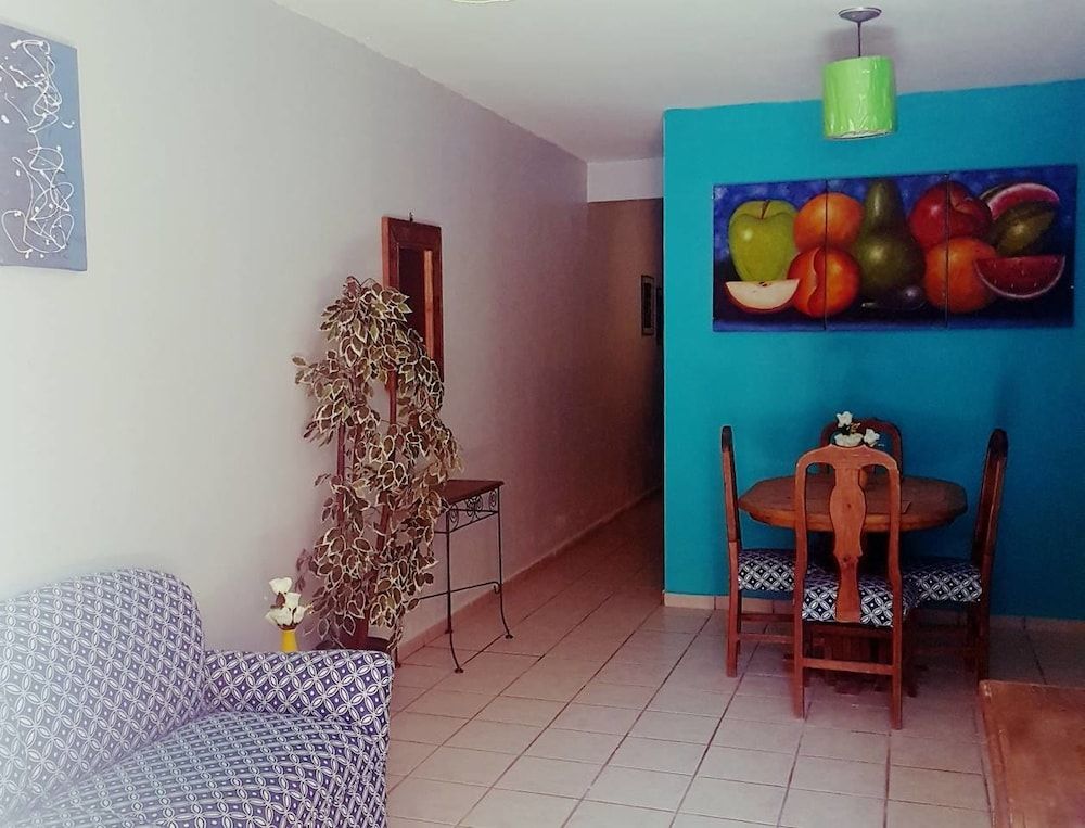 Hotel y Suites Los Alcatraces in Leon De Los Aldama, Mexico