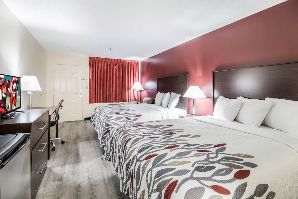 Red Roof Inn Cadiz - photo 9