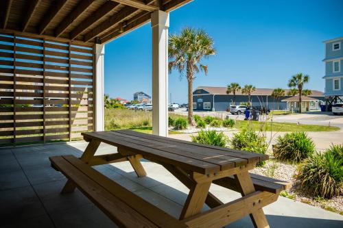 Pier Walker by Oak Island Accommodations - photo 6