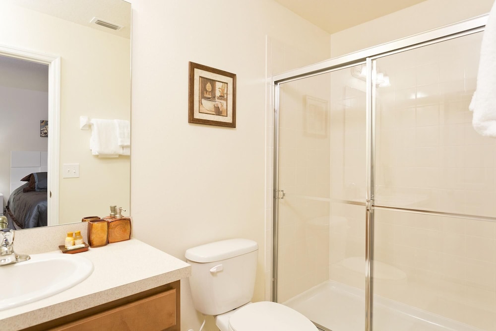3Br 3Bath Townhome BBQ Pool 15min Disney 1291ft - photo 6
