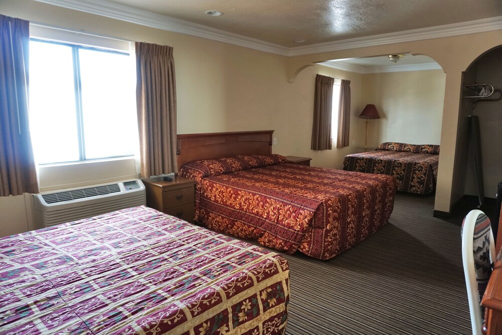 Hollywood Inn Express North - photo 8