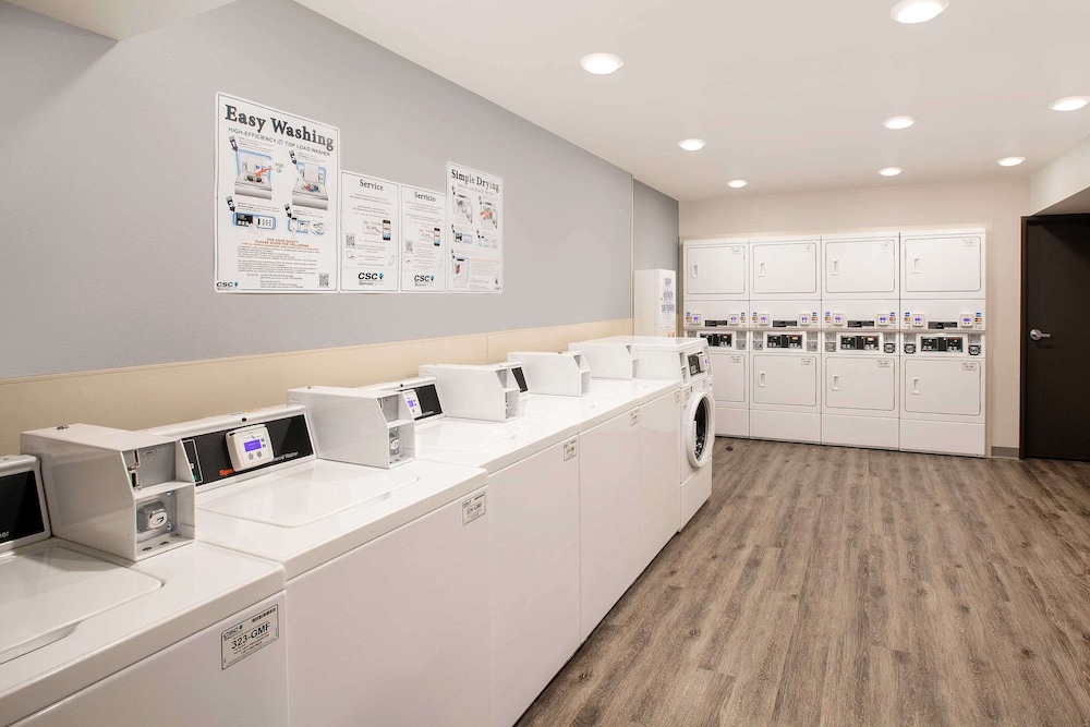 WoodSpring Suites Plano North Dallas - photo 17